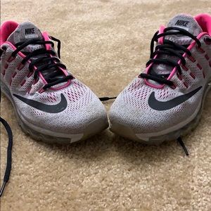 Like new size 7youth Girls Nike air max